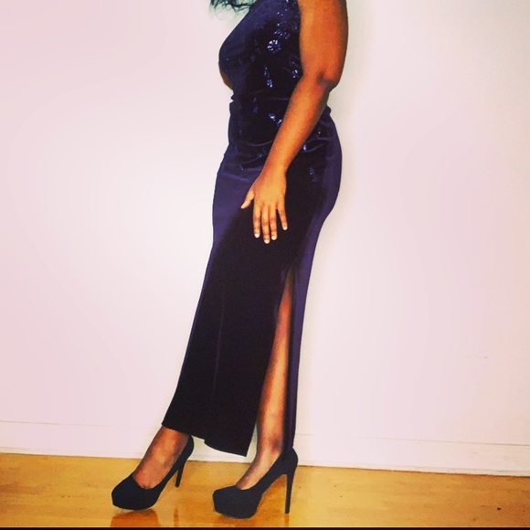 ✨✨ STATUS COLLECTION SLIP DRESS- Velvet MY  😍  ✨✨ - Picture 2 of 6